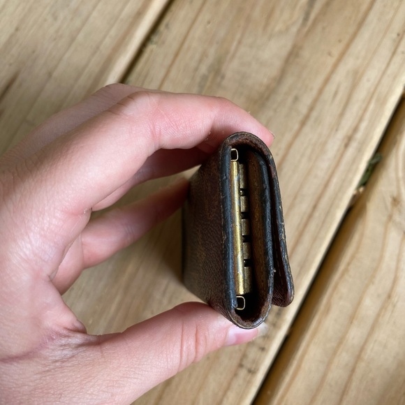 Authentic Louis Vuitton classic monogram canvas 4 keyholder brown gold - Picture 2 of 7